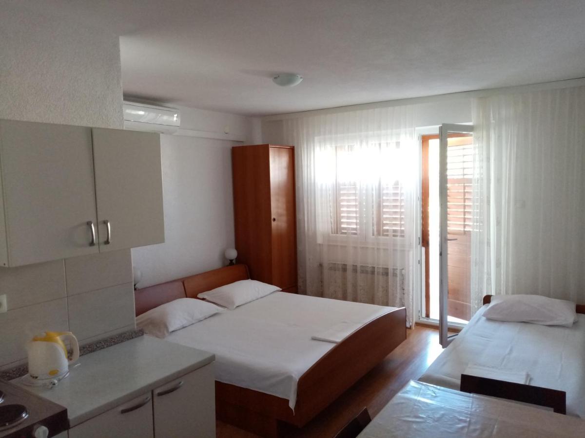 Apartments Iva Baška Voda Екстериор снимка