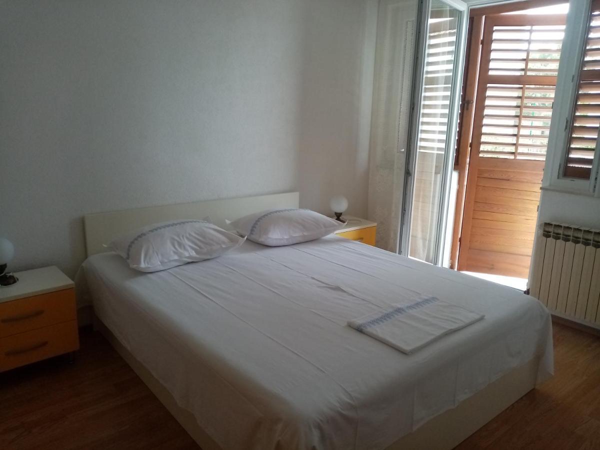 Apartments Iva Baška Voda Екстериор снимка