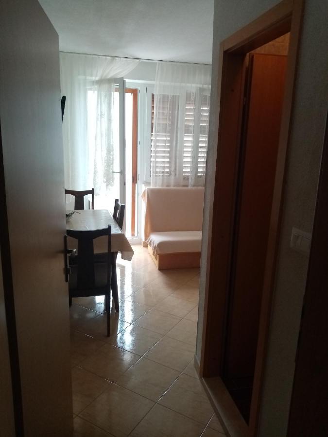 Apartments Iva Baška Voda Екстериор снимка